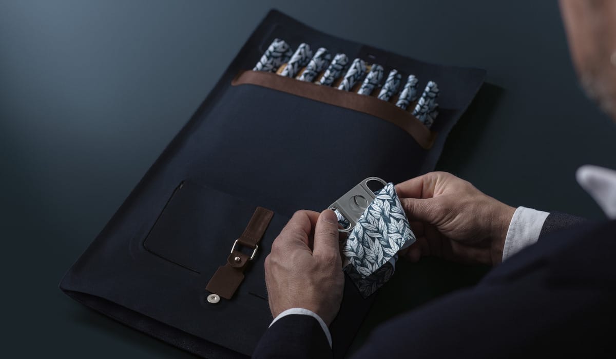 Davidoff’s New Elegant “Travel Humidor Business” for the Modern Aficionado